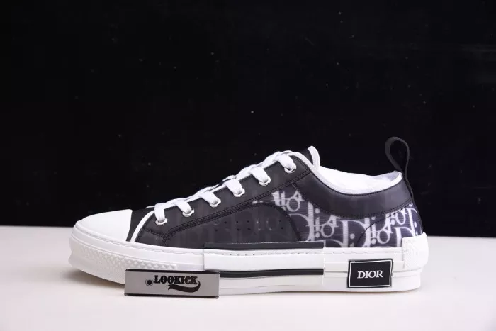 DR B23 Low Top Oblique Sneaker Black & White 0118