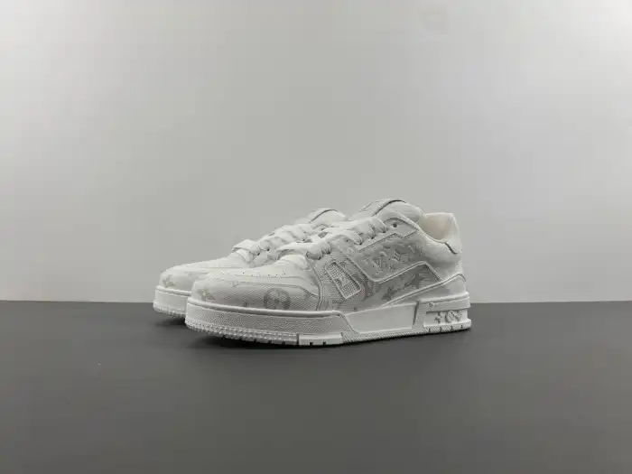 LV TRAINER SNEAKER 24052404 0128