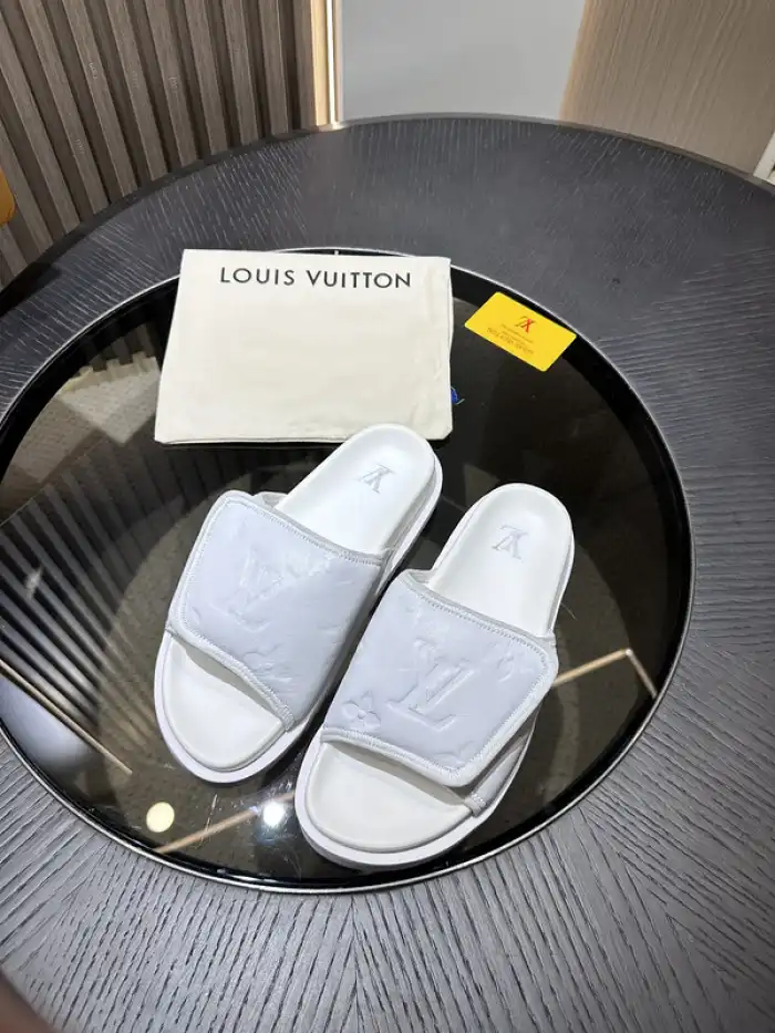 LV Miami Mule 24052721 0128