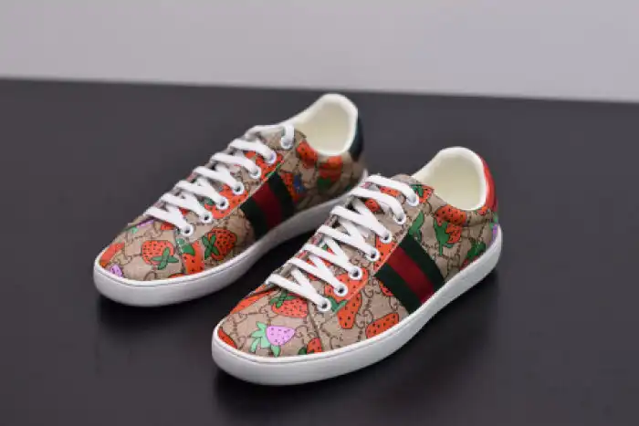 Bmlin Shoes GUCC ACE EMBROIDERED LOW-TOP SNEAKER 431920 DOPEO 9064 0205